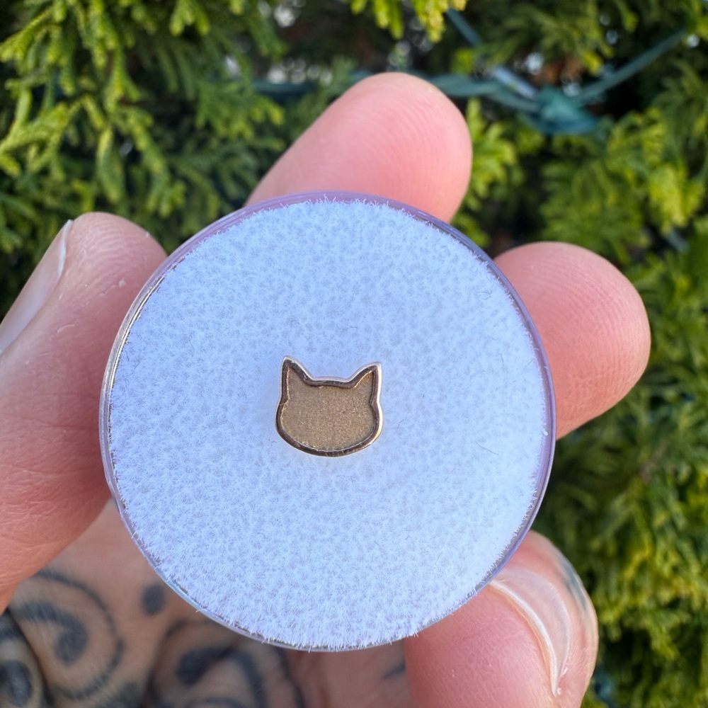 BVLA Sandblasted Cat Head